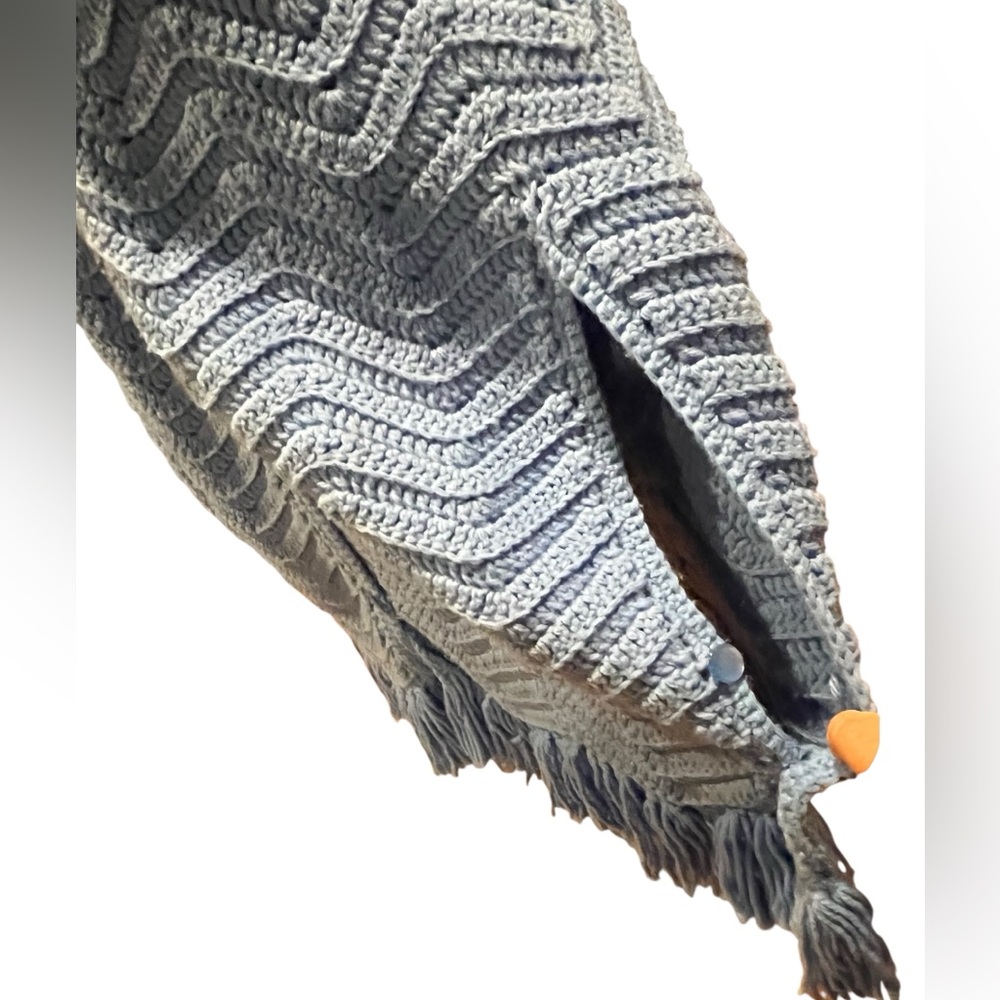Vintage handcrafted knitted blue cape - Picture 5 of 9